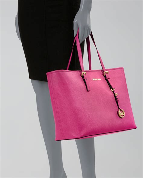 michael kors pink purse jet set